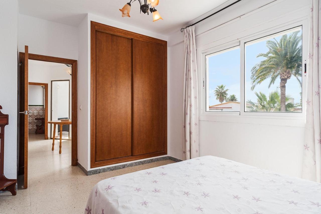 Apartamento Junto A La Playa En El Centro โกนิล เด ลาฟรอนเตรา ภายนอก รูปภาพ
